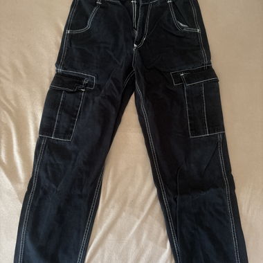 Schwarze Cargo-Hosen
