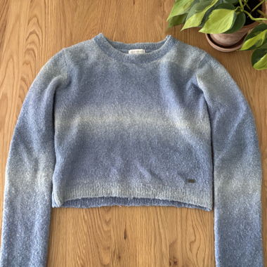 Maglioncino corto in maglia blu