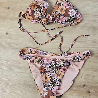 Floral pattern bikini set