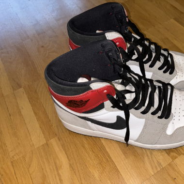 Jordan 1 Retro High Light Smoke Grey