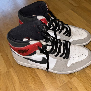 Jordan 1 Retro High Light Smoke Grey