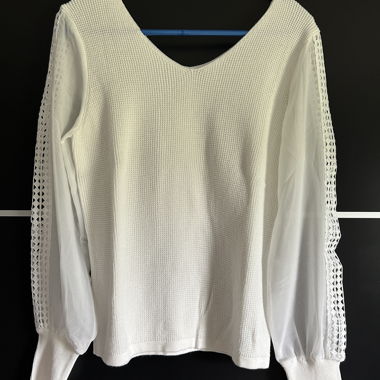 Weisser Pullover