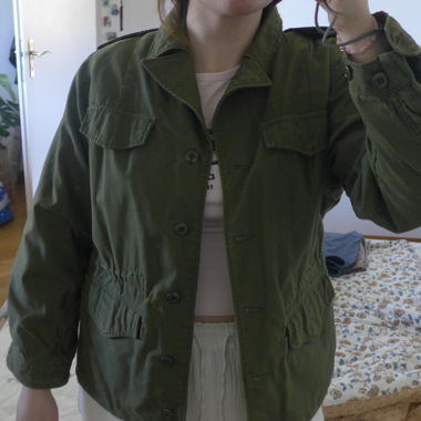 Militärgrüne Jacke