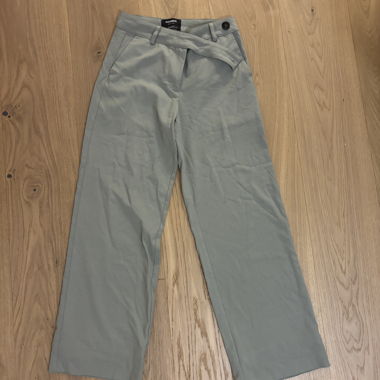 Pantaloni color salvia Pull&Bear