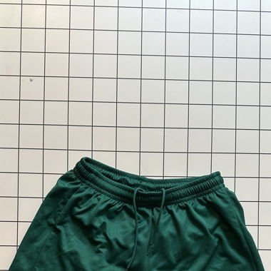 Grüne Puma Shorts