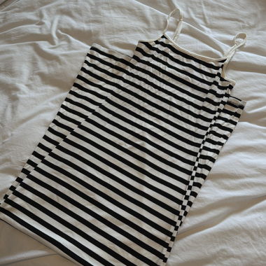 Gestreiftes langes kleid