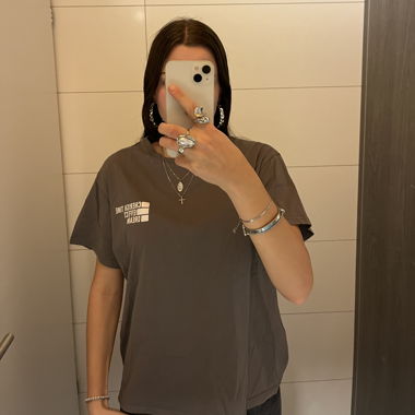 graues tshirt