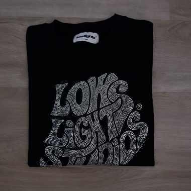 Schwarzes Lowslights T-Shirt mit Rhinestones