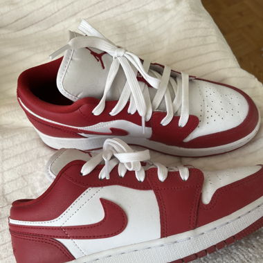 nike jordans low, red