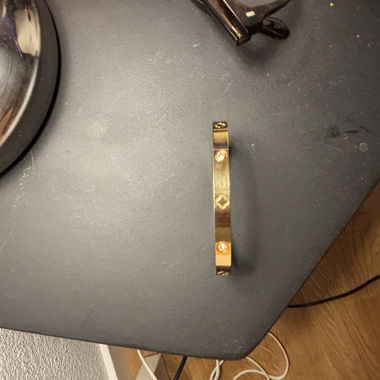 Gold rigid bracelet
