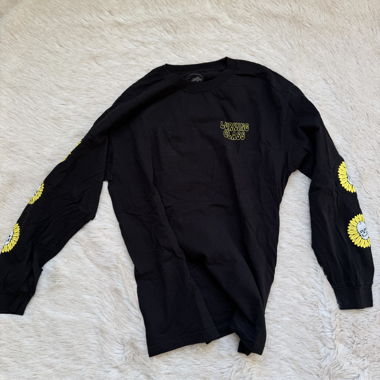 Lurking Class Longsleeve mit Totenkopf-Blumen