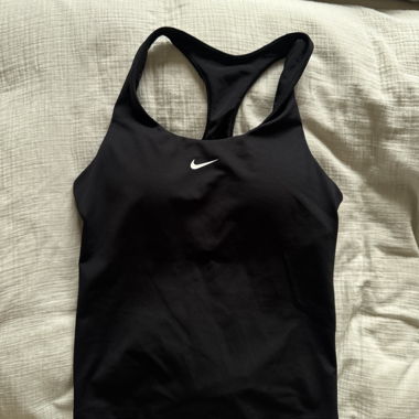 Top de sport Nike Dri-FIT noir