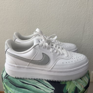 Nike Court Sneaker weiss/grau Gr 41