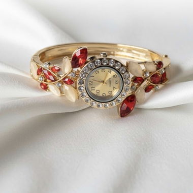 Orologio da polso dorato decorativo