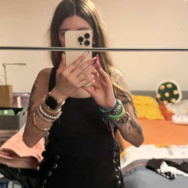 Jupe mini noire taille haute stylée