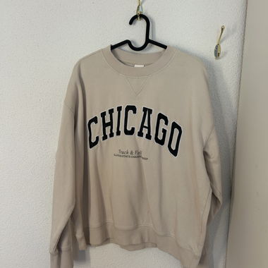 Beiger "Chicago" Sweater