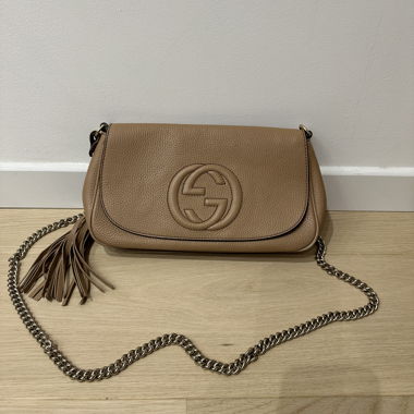 Bella Borsa Gucci Soho chain bag a tracolla beige