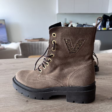 Brown Boots (brand new)