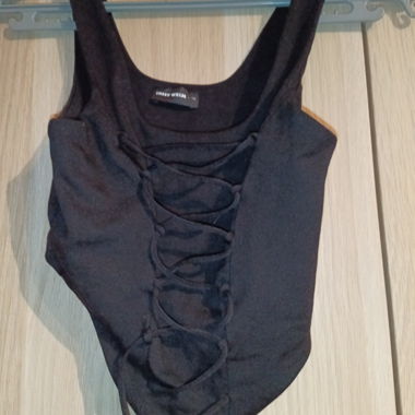Crop Top Black with strings