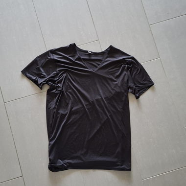 UNIQLO Black T-Shirt L