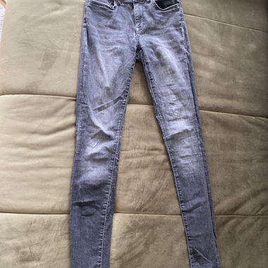 Graue Skinny Jeans