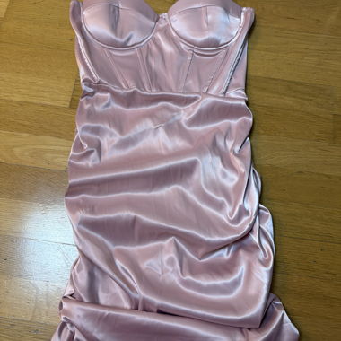Robe rose brillante gr M