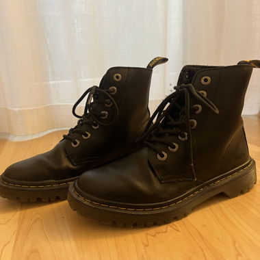 Dr. Martens Luana