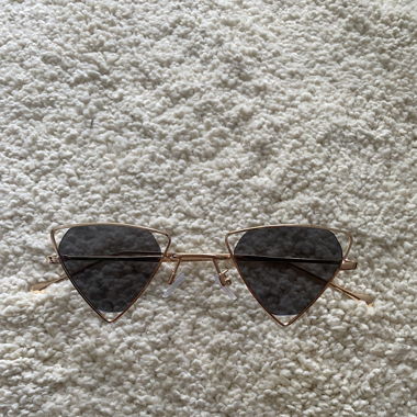 Sonnenbrille, dreieckig 