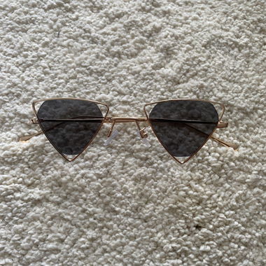 Sonnenbrille, dreieckig 