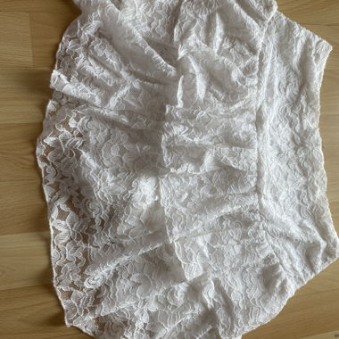 Jupe en dentelle blanche avec short
