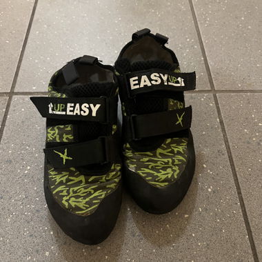 UP EASY Climbing Shoes