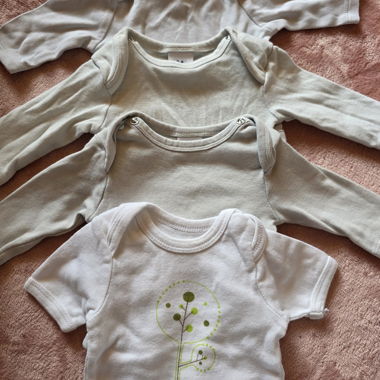 Set aus 7 Babybodys, langarm & kurzarm