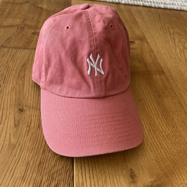 Pink NY Yankees Cap small logo