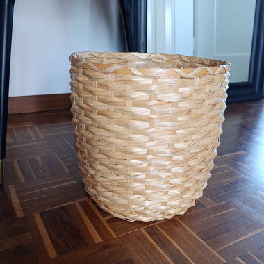 Woven plant pot