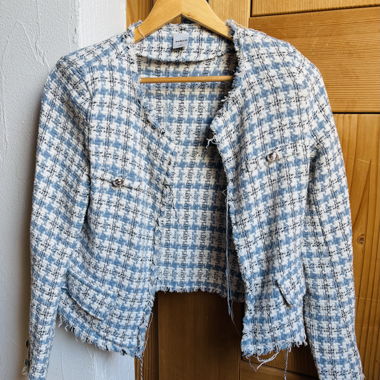 Beautiful tweed/bouclé jacket in fringed look