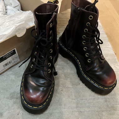 Dr. Martens, Jadon Platform, Cherry Red Gr. 36 