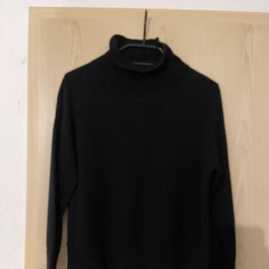 Pull noir