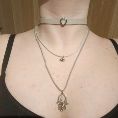 Set of a choker and two necklaces