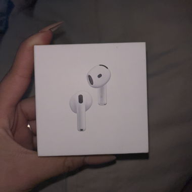 AirPods 4 with active Noise Cancellation