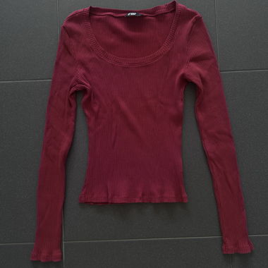 Burgundy Long Sleeve Shirt/Longsleeve