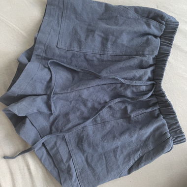 Shorts bleus à cordon de serrage