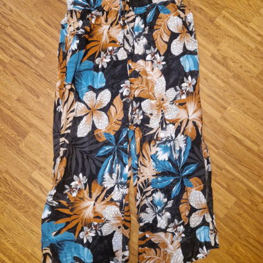 Airy Summer Pants with Leg Slit