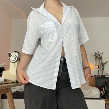 Camicia bianca a righe manica corta