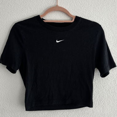 Nike black top