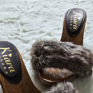 Mules mit hohen Absätzen