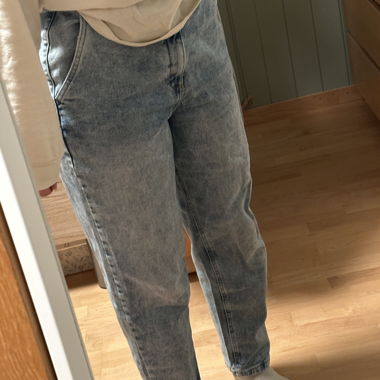 High-Waist Jeans