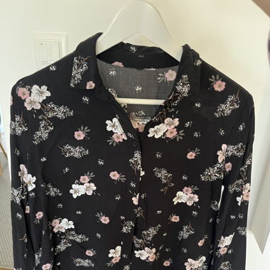 Geblümte Bluse