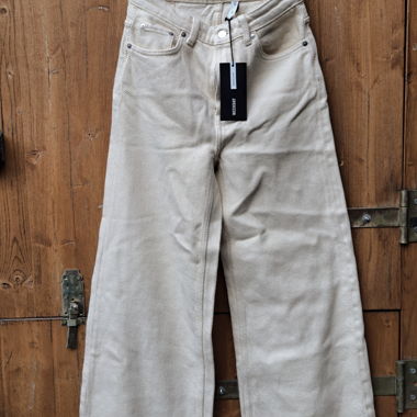 Weekday pants, wide leg & high waist 