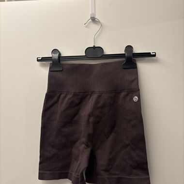Short cycliste côtelé marron