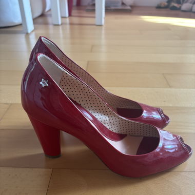 Décolleté rosse